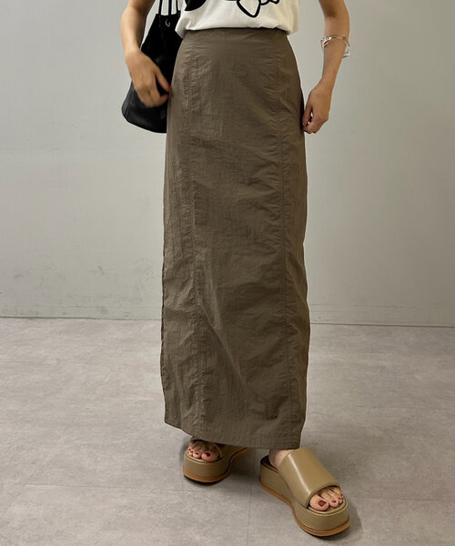 SHENERY（シーナリー）の「ワッシャーナイロンタイトスカート（スカート・レディース・グレー系その他/ホワイト・38/36）」の6枚目の写真