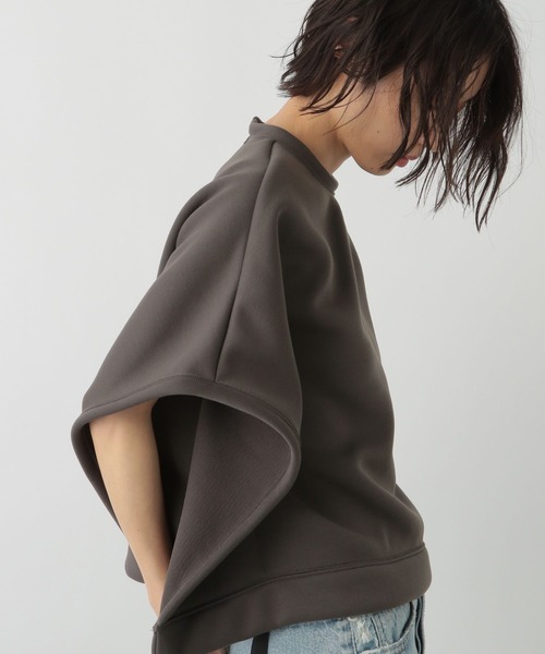 STERNBERG(スタンバーグ)の「アシメダンボールプルオーバー(Tシャツ/カットソー・レディース・オフホワイト/チャコールグレー/ブラック・MEDIUM/LARGE)」の3枚目の写真