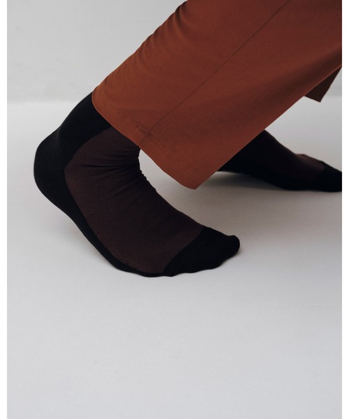 SOPHNET.（ソフネット）の「2TONE SOCKS（ソックス/靴下・メンズ・ブラック/グリーン/イエロー・MEDIUM/LARGE）」の6枚目の写真