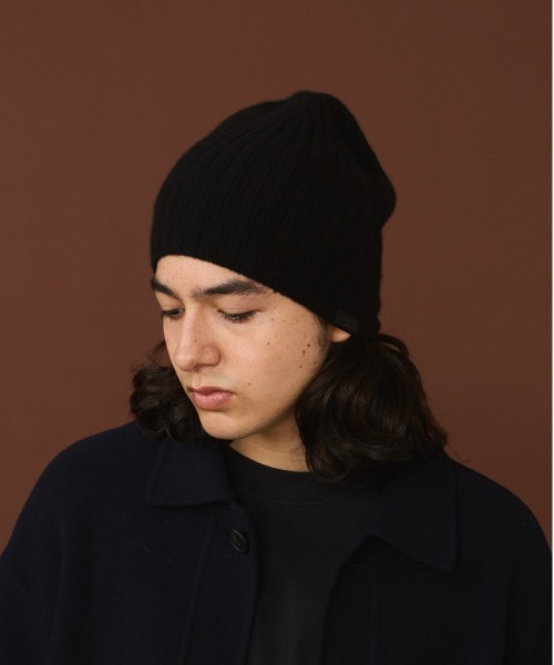 arth（アース）の「arth  Cashmere Rib Beanie / アース（ニットキャップ/ビーニー・メンズ・グレー/ブラック/レッド・57~59cm）」の5枚目の写真