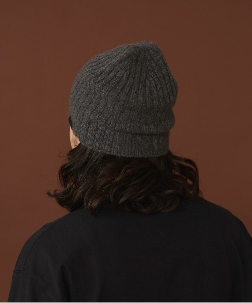 arth（アース）の「arth  Cashmere Rib Beanie / アース（ニットキャップ/ビーニー・メンズ・グレー/ブラック/レッド・57~59cm）」の19枚目の写真