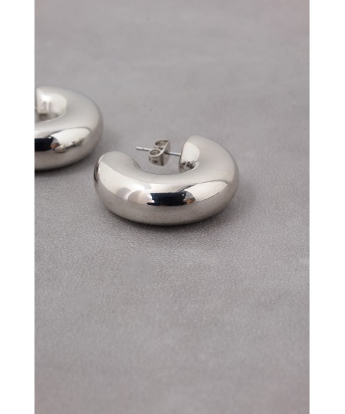 AZUL by moussy（アズールバイマウジー）の「ボリュームメタルフープピアス（ピアス（両耳用）・レディース・ゴールド系その他/シルバー・FREE）」の12枚目の写真