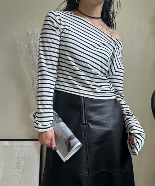 ULEULA（ウルア）の「ボーダーロングスリーブカットソー/オフショルカットソー（Tシャツ/カットソー・レディース・ホワイト・FREE）」の11枚目の写真