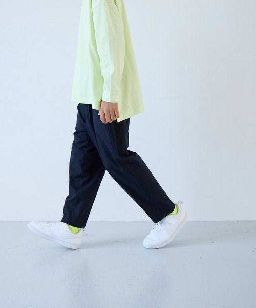 LOWRYS FARM（ローリーズファーム）の「ＴＲワイドテーパードパンツ　 116861（スラックス・キッズ・グレー/ネイビー/ブラック・110cm/120cm/130cm/140cm/150cm）」の3枚目の写真