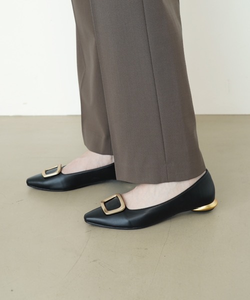 Launa lea(ラウナレア)の「【26秋冬新カラー】スクエアバックルフラットパンプス(0576)(パンプス・レディース・ホワイト/モカ/ブルー系その他/ブラック/ベージュ/ライトブルー/ベージュ系その他/ベージュ系/ネイビー系/グレー系その他/ブラウン・24.0cm/22.0cm/25.0cm/24.5㎝/23.5㎝/23.0cm/22.5㎝/22.5cm/23.5cm/24.5cm)」の16枚目の写真