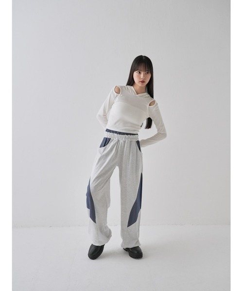Uenui(ウニュイ)の「アームホール カットアウトデザイン フーディー カットソー(Tシャツ/カットソー・レディース・カーキ/ブラック/ホワイト/ピンク・FREE)」の9枚目の写真