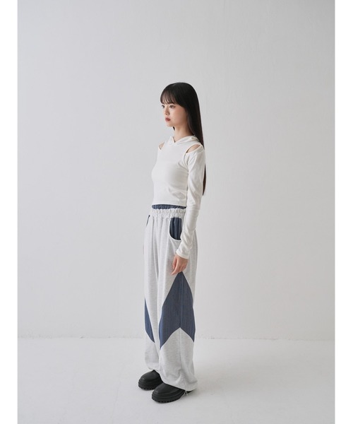 Uenui(ウニュイ)の「アームホール カットアウトデザイン フーディー カットソー(Tシャツ/カットソー・レディース・カーキ/ブラック/ホワイト/ピンク・FREE)」の10枚目の写真