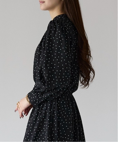 PREFERIR(プレフェリール)の「ドットプリント 2WAYボータイブラウス(シャツ/ブラウス・レディース・ベージュ/ブラック・SMALL/MEDIUM/LARGE)」の14枚目の写真