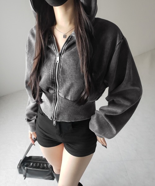 me+em select（ミームセレクト）の「【 セットアップ 】ピグメントヴィンテージショートパーカー ＋ ワイドパンツ SET  ／ pigment vintage short hoodie + wide pants SET（セットアップ・レディース・グレー/ブラック・FREE）」の19枚目の写真