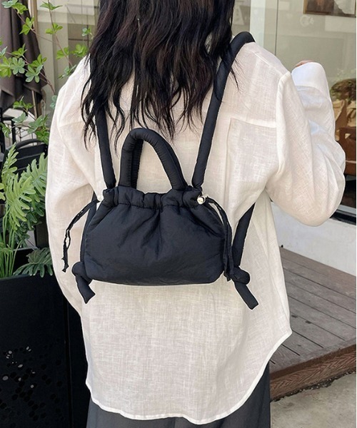 WEGO(ウィゴー)の「WEGO/3WAY巾着ワンハンドルパフショルダー(ショルダーバッグ・レディース・オレンジ/ベージュ/ライトピンク/ブラック/ブルー/ホワイト/ピンク・FREE)」の3枚目の写真