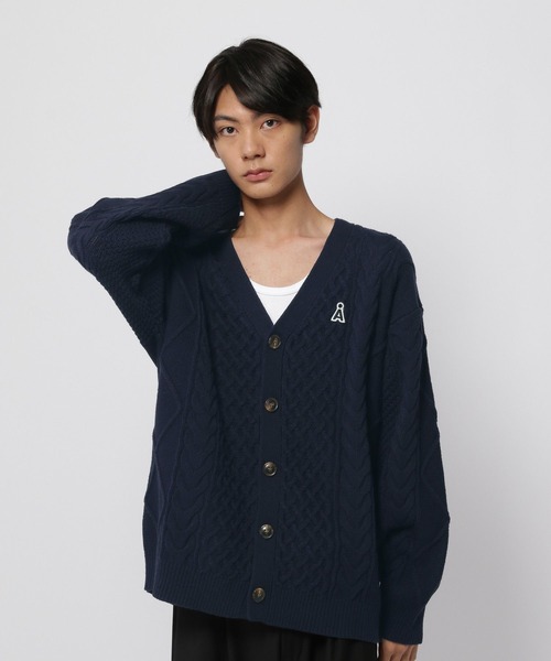 ALAND（エーランド）の「【UNISEX】ALAND／Aロゴ ケーブルニットカーディガン（カーディガン/ボレロ・レディース・ブラック/ホワイト/ネイビー・MEDIUM/LARGE）」の11枚目の写真