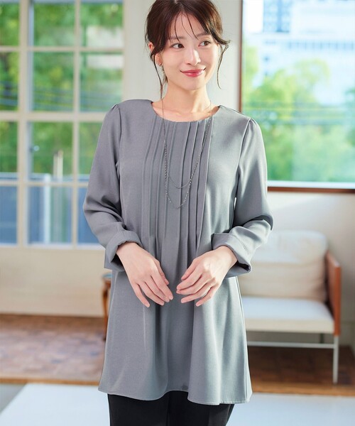 かぐれ　ピンタックチュニックブラウス　白 かぐれ（カグレ）の「ピンタックチュニックブラウス（Tシャツ