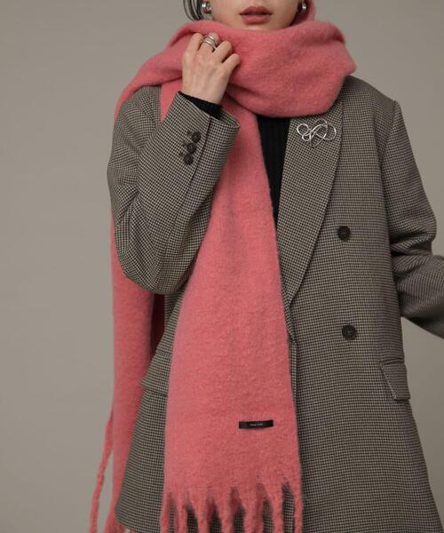 URBAN RESEARCH Sonny Label(アーバンリサーチサニーレーベル)の「フラッフィーボリュームマフラー(マフラー・レディース・ブラック/ブルー系その他/ピンク/オフホワイト・ONE)」の4枚目の写真