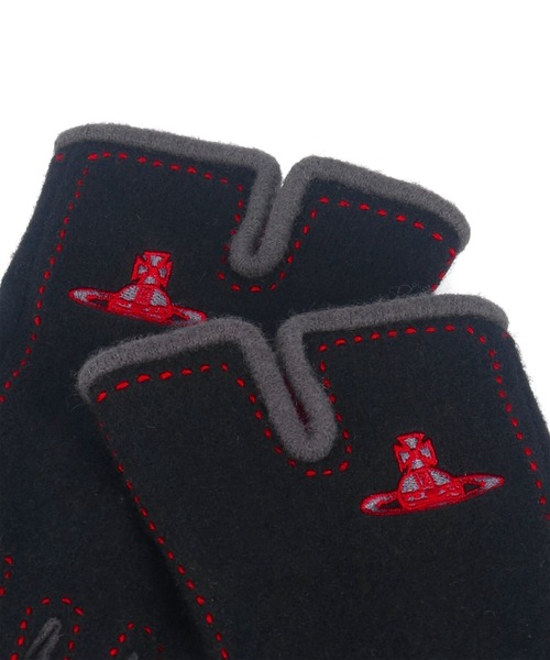 Vivienne Westwood ACCESSORIES(ヴィヴィアンウエストウッドアクセサリー)の「パタゴニアエコウール スリット手袋【249156 335L】(手袋・レディース・ブラック/グレー系その他/ネイビー/レッド・FREE)」の7枚目の写真