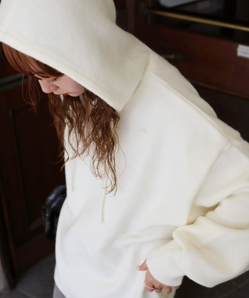 オーバーサイズフードニットトップス（ニット/セーター）｜Mili affinity（ミリアフィニティー）