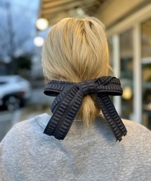 ipugo（イプゴ）の「ipugo/イプゴ エンボス生地 リボン バレッタ（バレッタ/ヘアクリップ）」