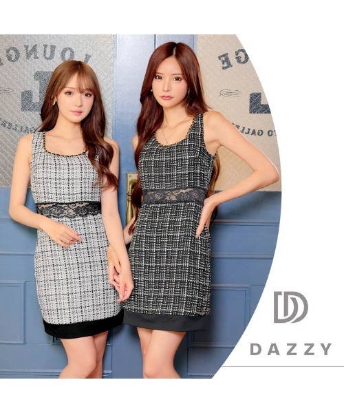 DAZZY（デイジー）の「【ちょっぴりセクシーな肌見せ】ウエスト切り替えでスタイルアップ！ツイード フラワーレース チェーンビジュー ノースリーブ タイト ミニドレス（ドレス・レディース・グレー/ブラック・S/L/M）」の12枚目の写真