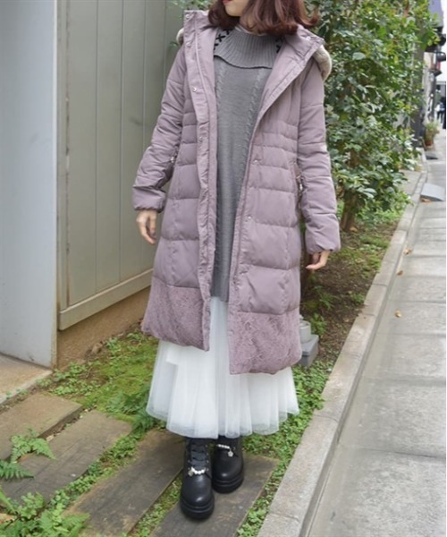 axes femme（アクシーズファム）の「裾レースロングダウンコート（ダウンジャケット/コート・レディース・ベージュ/グレイッシュベージュ/ブラック・MEDIUM/LARGE）」の11枚目の写真