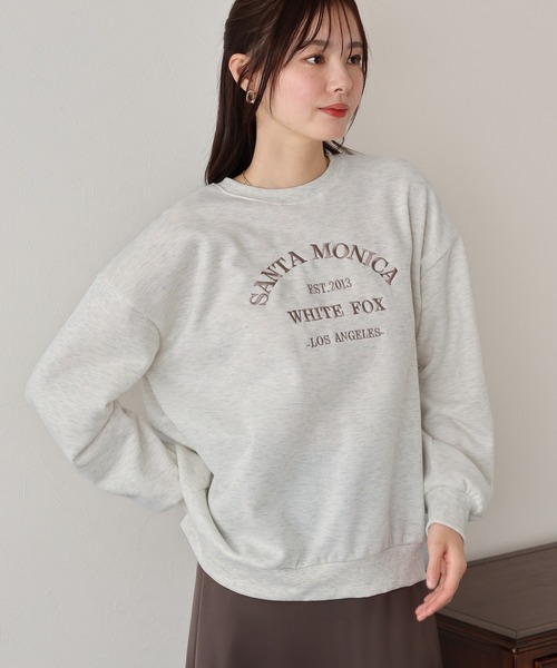 BLUEEAST(ブルーイースト)の「裏起毛刺繍スウェット(スウェット・レディース・ホワイト/ネイビー/グレー・MEDIUM)」の4枚目の写真