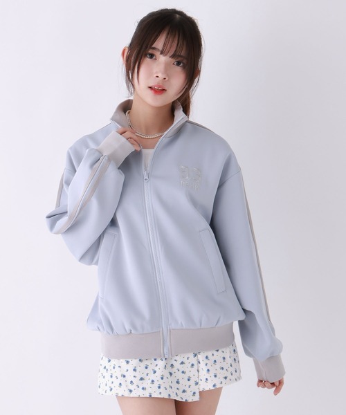 repipi armario（レピピ アルマリオ）の「ルーズトラックジャケット（パーカー・キッズ・サックスブルー/ブラック/アイボリー/レッド/ネイビー・LARGE/MEDIUM/SMALL）」の4枚目の写真