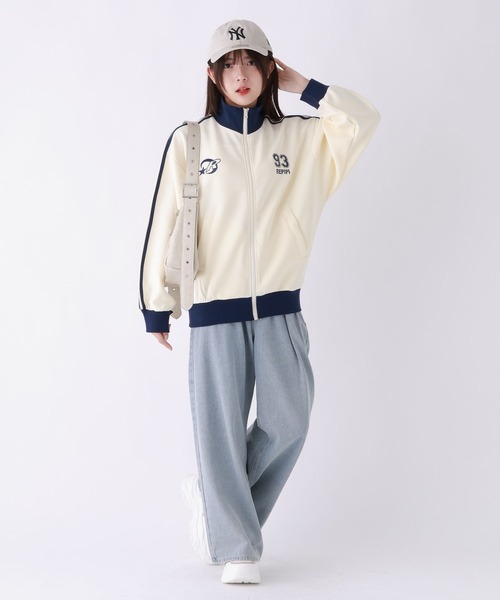 repipi armario（レピピ アルマリオ）の「ルーズトラックジャケット（パーカー・キッズ・サックスブルー/ブラック/アイボリー/レッド/ネイビー・LARGE/MEDIUM/SMALL）」の6枚目の写真