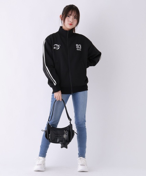 repipi armario（レピピ アルマリオ）の「ルーズトラックジャケット（パーカー・キッズ・サックスブルー/ブラック/アイボリー/レッド/ネイビー・LARGE/MEDIUM/SMALL）」の8枚目の写真