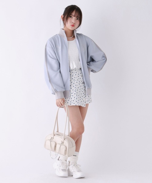 repipi armario（レピピ アルマリオ）の「ルーズトラックジャケット（パーカー・キッズ・サックスブルー/ブラック/アイボリー/レッド/ネイビー・LARGE/MEDIUM/SMALL）」の13枚目の写真