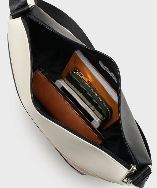 THE SHOP TK （ザ ショップ ティーケー ）の「【新色追加】パネルラインショルダー（ショルダーバッグ・メンズ・ブラック系9/ブラック系8/ベージュ系9・00）」の16枚目の写真