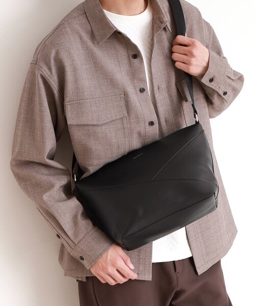 THE SHOP TK （ザ ショップ ティーケー ）の「【新色追加】パネルラインショルダー（ショルダーバッグ・メンズ・ブラック系9/ブラック系8/ベージュ系9・00）」の21枚目の写真