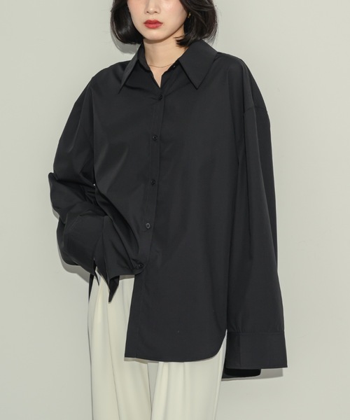 NEUNA(ヌナ)の「オーバーサイズベーシックシャツ(シャツ/ブラウス・レディース・オフホワイト/ブラック・FREE)」の1枚目の写真