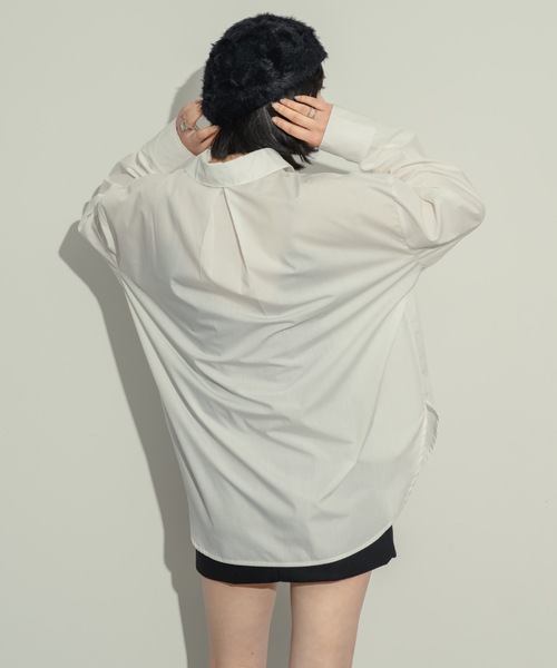 NEUNA(ヌナ)の「オーバーサイズベーシックシャツ(シャツ/ブラウス・レディース・オフホワイト/ブラック・FREE)」の16枚目の写真