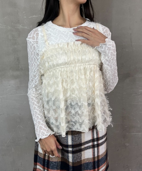 tolene(トレネ)の「メッシュ透かし編みクルーネックプルオーバー(Tシャツ/カットソー・レディース・ホワイト/ブラック・FREE)」の1枚目の写真