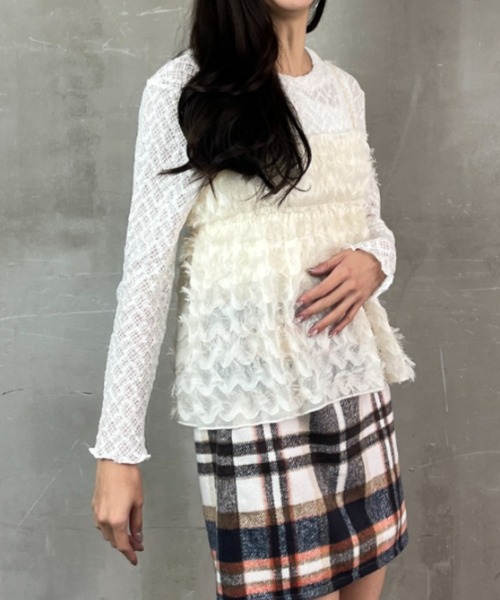 tolene(トレネ)の「メッシュ透かし編みクルーネックプルオーバー(Tシャツ/カットソー・レディース・ホワイト/ブラック・FREE)」の12枚目の写真