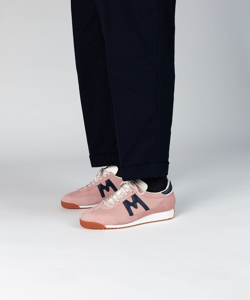 KARHU(カルフ)の「KARHU / “MESTARI” スニーカー(スニーカー・レディース・ピンク系/ホワイト×ブラック・5/6/7/10/9/8/4)」の2枚目の写真