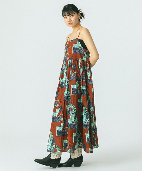 ROSE BUD（ローズバッド）の「(mag.by c)PRINT CAMI DRESS（ワンピース・レディース・ブラウン/ブルー・ONE SIZE）」の8枚目の写真