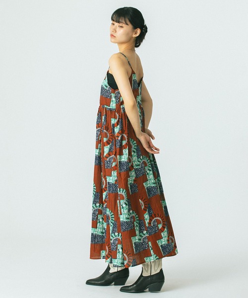ROSE BUD（ローズバッド）の「(mag.by c)PRINT CAMI DRESS（ワンピース・レディース・ブラウン/ブルー・ONE SIZE）」の9枚目の写真