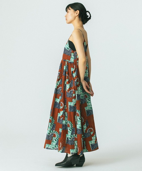 ROSE BUD（ローズバッド）の「(mag.by c)PRINT CAMI DRESS（ワンピース・レディース・ブラウン/ブルー・ONE SIZE）」の10枚目の写真
