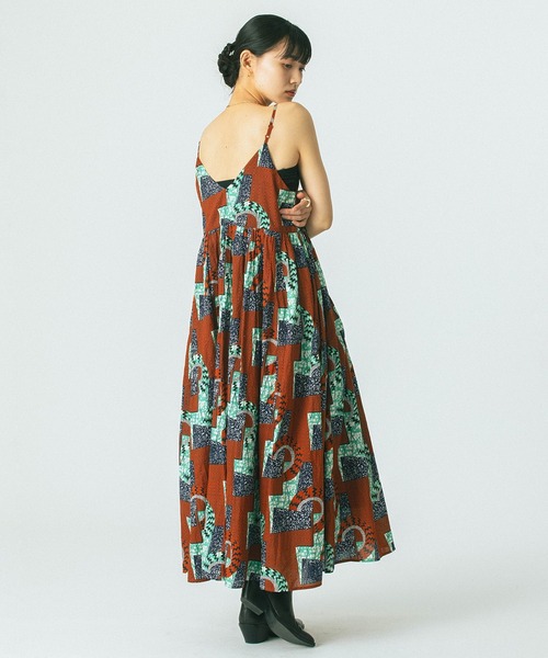 ROSE BUD（ローズバッド）の「(mag.by c)PRINT CAMI DRESS（ワンピース・レディース・ブラウン/ブルー・ONE SIZE）」の12枚目の写真