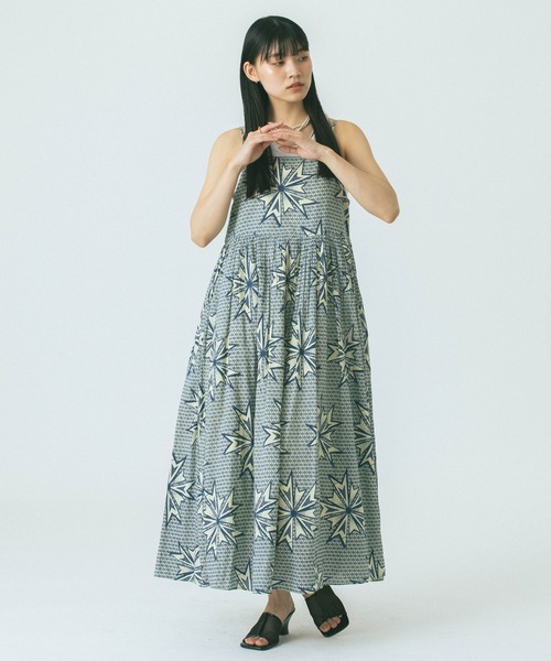 ROSE BUD（ローズバッド）の「(mag.by c)PRINT CAMI DRESS（ワンピース・レディース・ブラウン/ブルー・ONE SIZE）」の16枚目の写真