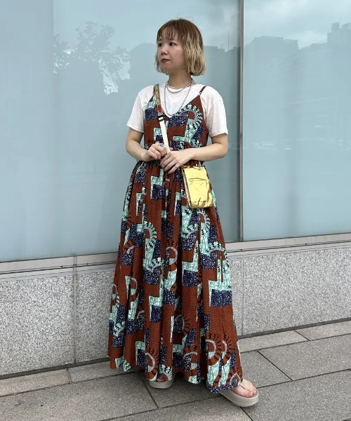 ROSE BUD（ローズバッド）の「(mag.by c)PRINT CAMI DRESS（ワンピース・レディース・ブラウン/ブルー・ONE SIZE）」の21枚目の写真