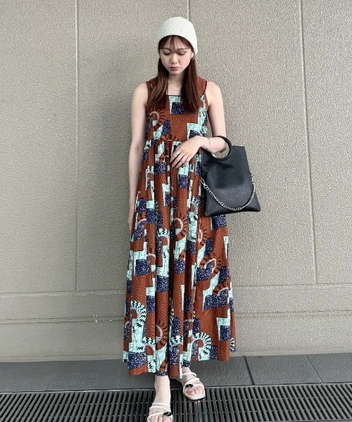 ROSE BUD（ローズバッド）の「(mag.by c)PRINT CAMI DRESS（ワンピース・レディース・ブラウン/ブルー・ONE SIZE）」の22枚目の写真