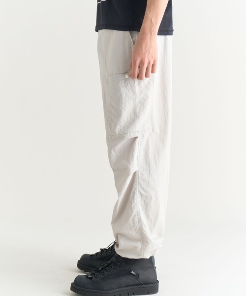NANGA(ナンガ)の「NYLON TUSSER CARGO PANTS/ナイロンタッサー カーゴパンツ(カーゴパンツ・メンズ・ブラック/アイボリー/ラベンダー/カーキ/ネイビー・M/S/XL/L)」の11枚目の写真