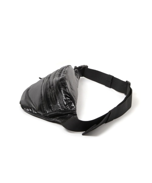 LAKOLE（ラコレ）の「シャイニーライトボディバッグ / 288664（ボディバッグ/ウエストポーチ・レディース・ブラック/シルバー・FREE）」の7枚目の写真