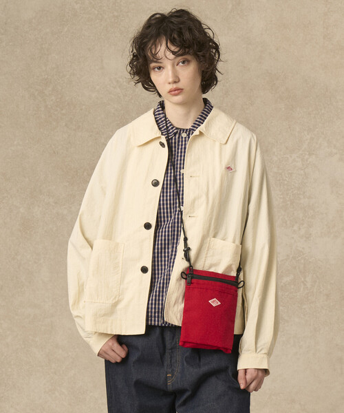 DANTON（ダントン）の「CANVAS SHOULDER POUCH〈SAINT-DOMINIQUE〉（ショルダーバッグ・レディース・ブラック/レッド/アイボリー/ライトブラウン/ブルー・-）」の8枚目の写真