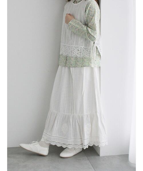 TSUHARU by Samansa Mos2(ツハルバイサマンサモスモス)の「パーツレース刺繍スカート(スカート・レディース・オフホワイト/チャコールグレー/ミント・F)」の7枚目の写真