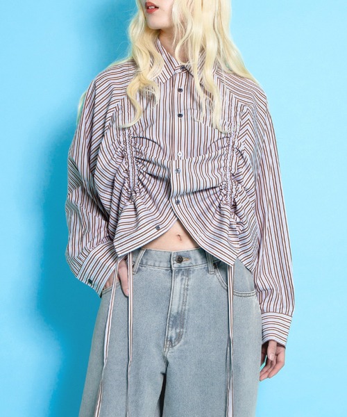 PUNYUS(プニュズ)の「ドロストストライプシャツ(シャツ/ブラウス・レディース・ブラウン/ピンク/ブルー・1/2/3/4)」の2枚目の写真