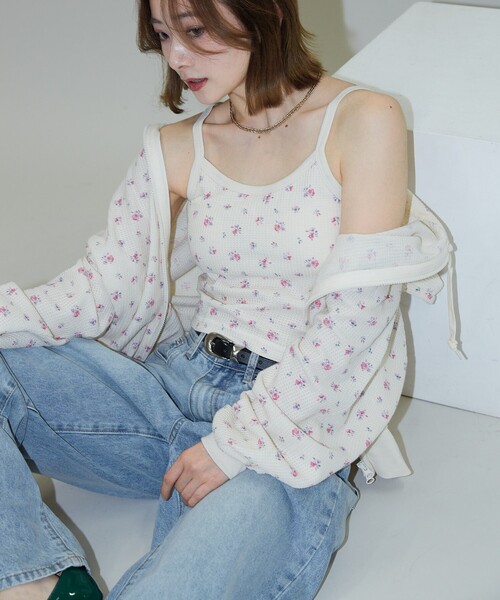 PUBLUX（パブリュクス）の「JEMORGAN/ジェーイーモーガン 花柄ワッフル カップ付 クロップドキャミソール　限定展開（キャミソール・レディース・ブルー/ピンク/パープル・ﾌﾘ-）」の5枚目の写真