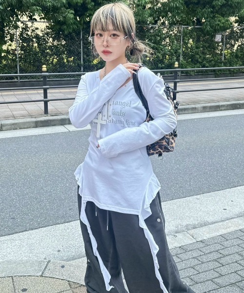 NOT KNOWING】STUD V-NECK RUFFLE TOP（Tシャツ/カットソー