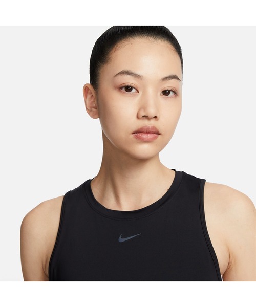 NIKE(ナイキ)の「ナイキ NIKE ナイキ ワン DF スリム タンク トップ(タンクトップ・レディース・ブラック・M/S/L)」の3枚目の写真