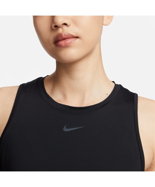 NIKE(ナイキ)の「ナイキ NIKE ナイキ ワン DF スリム タンク トップ(タンクトップ・レディース・ブラック・M/S/L)」の4枚目の写真